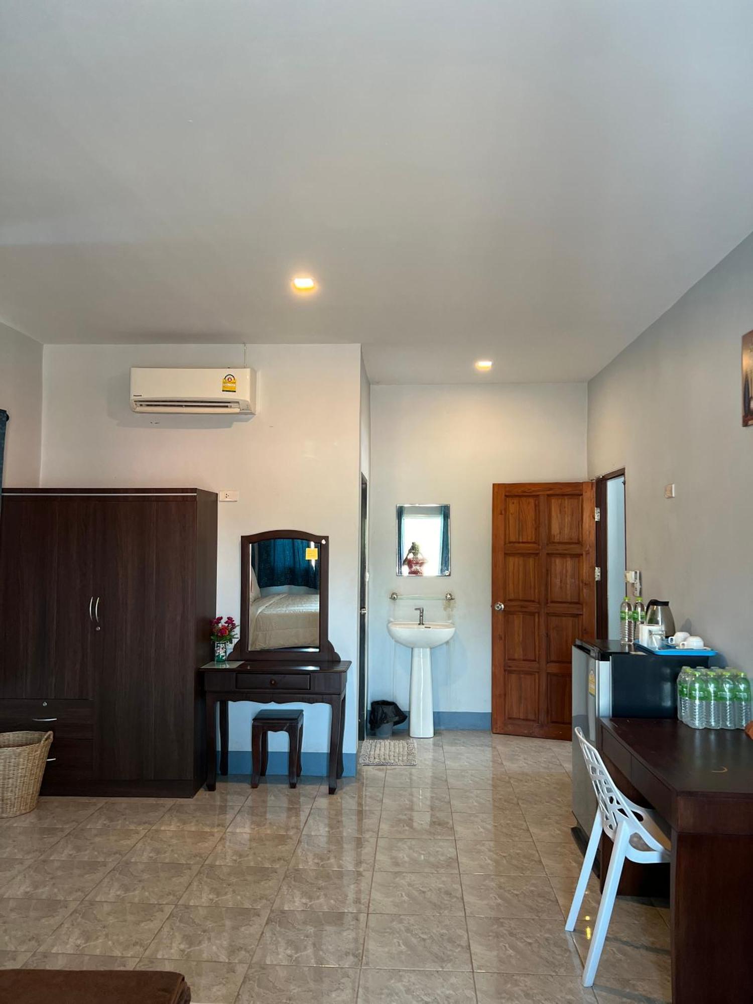 Nare Guest House Ko Lanta Екстериор снимка